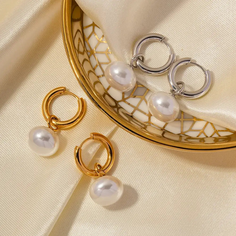 Emma Pearl Minimalist Earring (Chapados in Gold 18K)