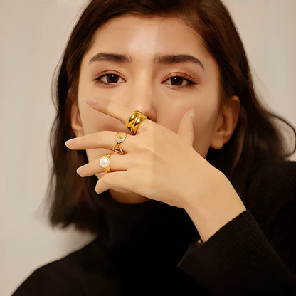Emma Pearl Minimalist Ring (18K Gold Plated)