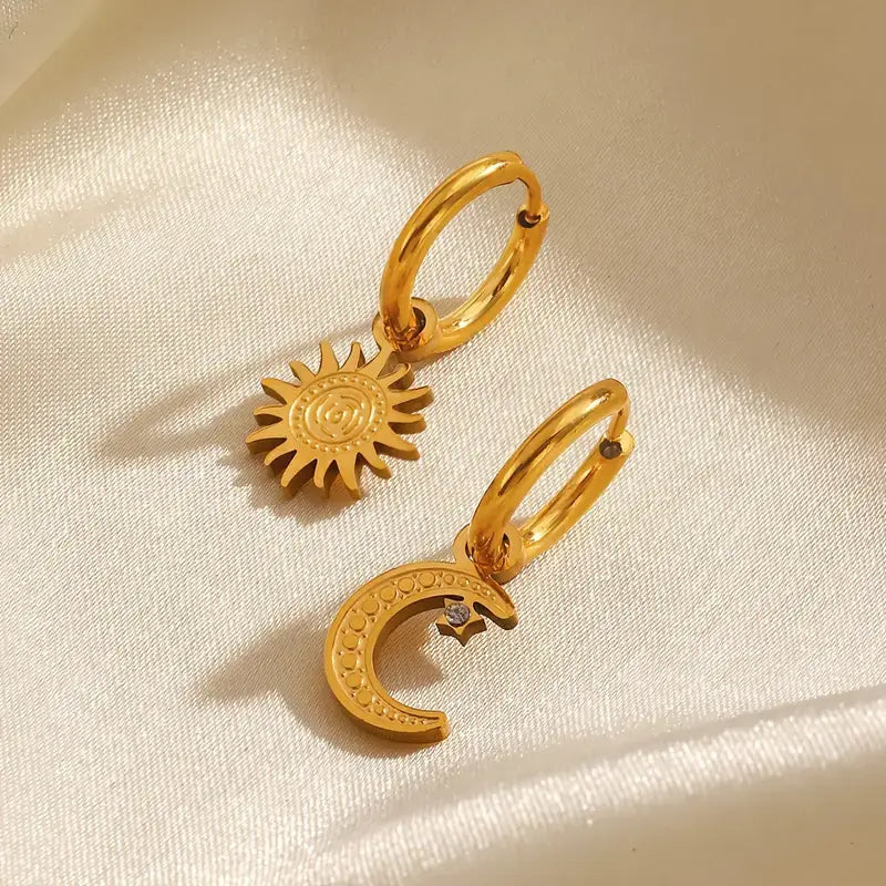 Aro Sun and Moon Earring (18K Gold Plated)