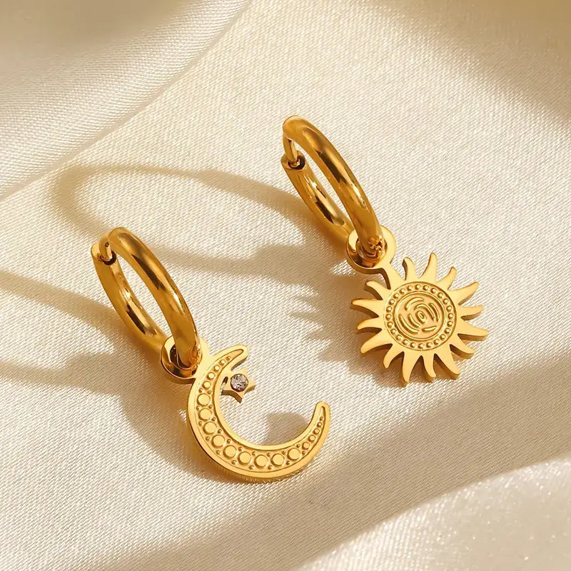 Aro Sun and Moon Earring (18K Gold Plated)