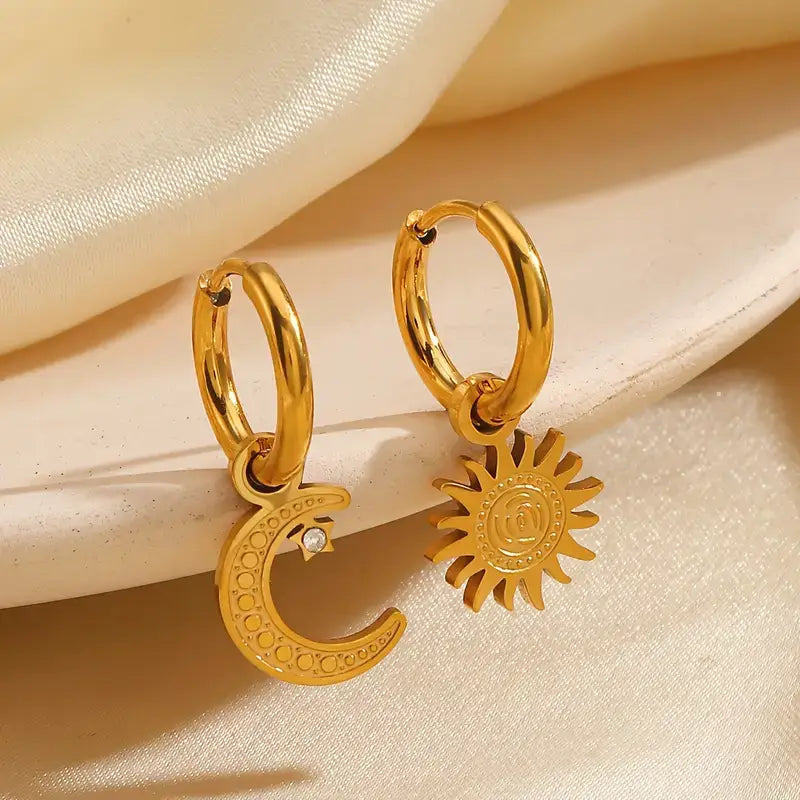 Aro Sun and Moon Earring (18K Gold Plated)