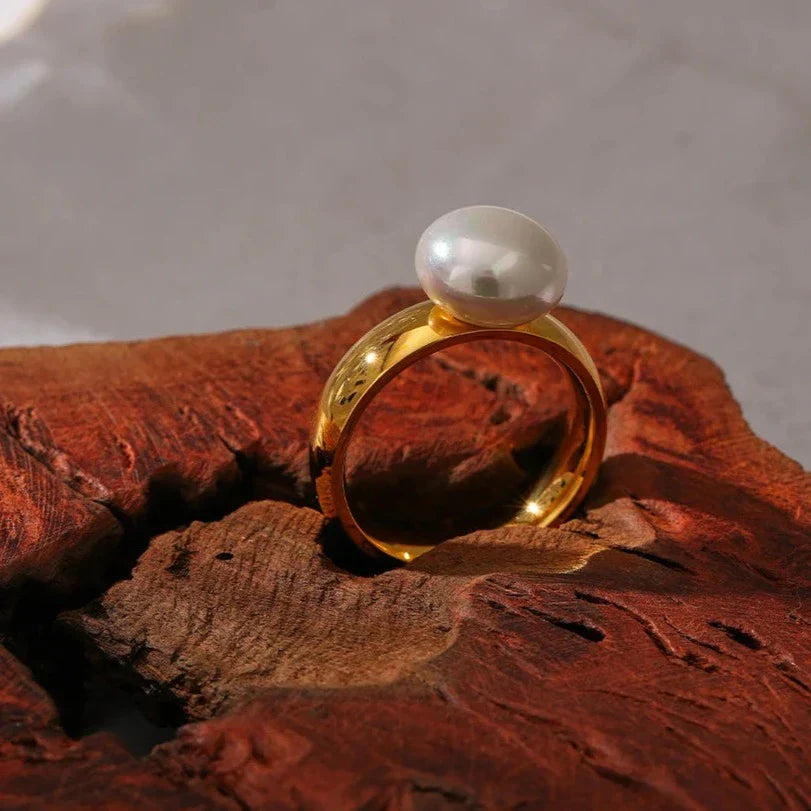 Emma Pearl Minimalist Ring (18K Gold Plated)