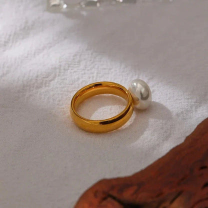 Emma Pearl Minimalist Ring (18K Gold Plated)