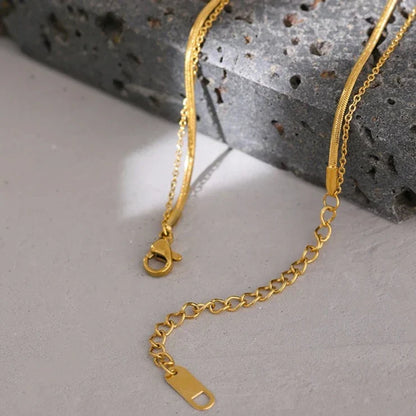 Mezcla of Necklace of Capas with Medals and Malla (18K Gold Plated)