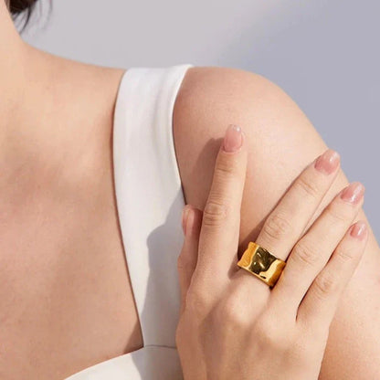 Sicilia Hammered Texture Adjustable Ring (18K Gold Plated)