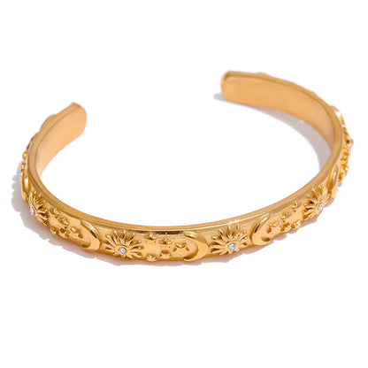 Set Celeste: Brazalete + Earring + Ring (18K Gold Plated)