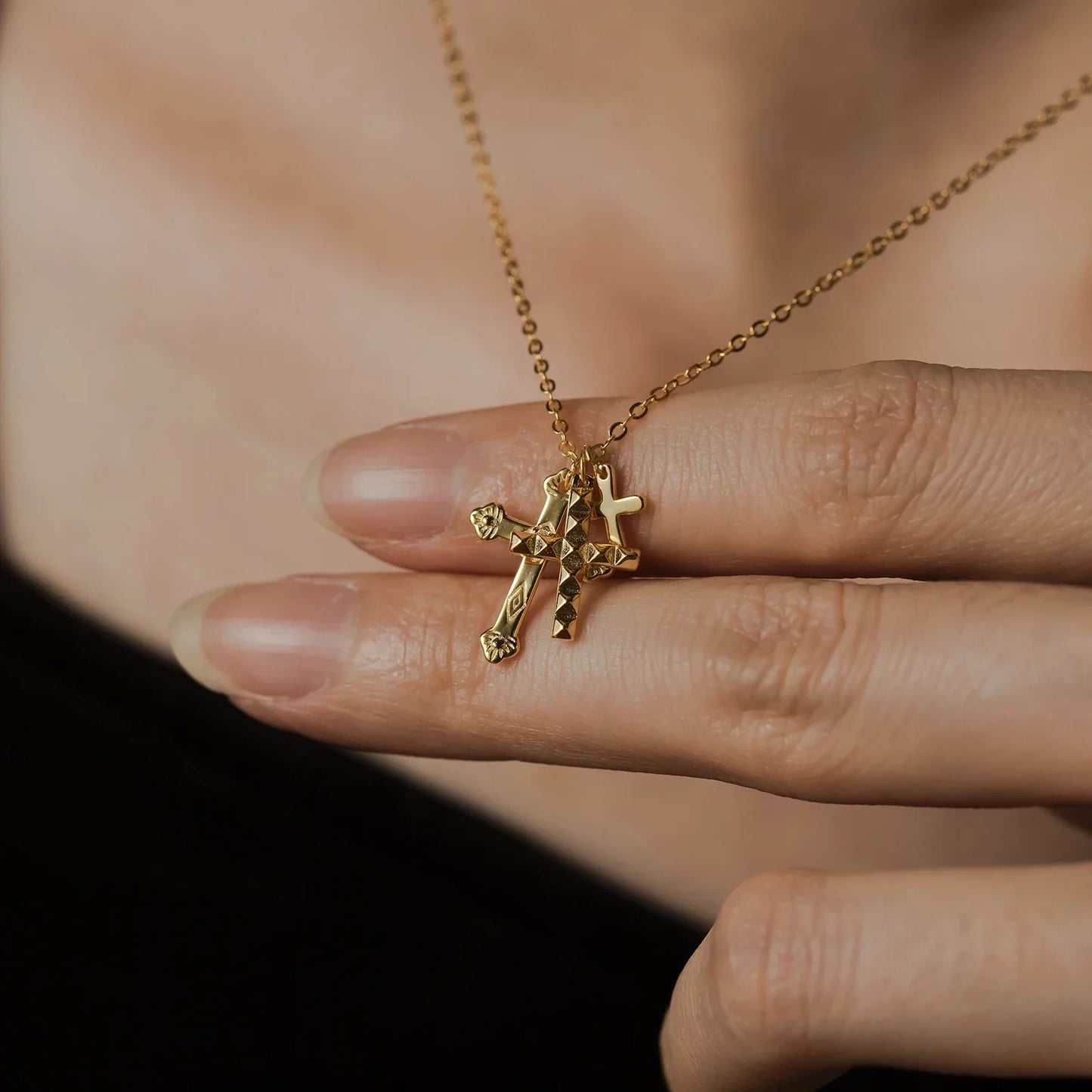 Cross Triple Circonias Necklace (18K Gold Plated)