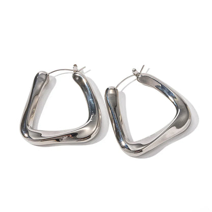 Aro Torcido Triangular Giorgia Earring (18K Gold Plated)