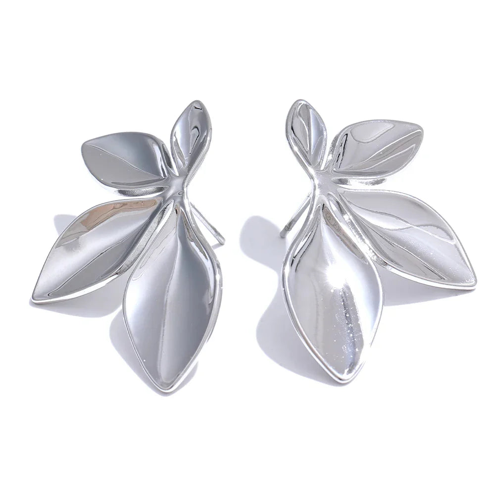 Naturaleza with Formato of Leaf Earring (Gold Plated)