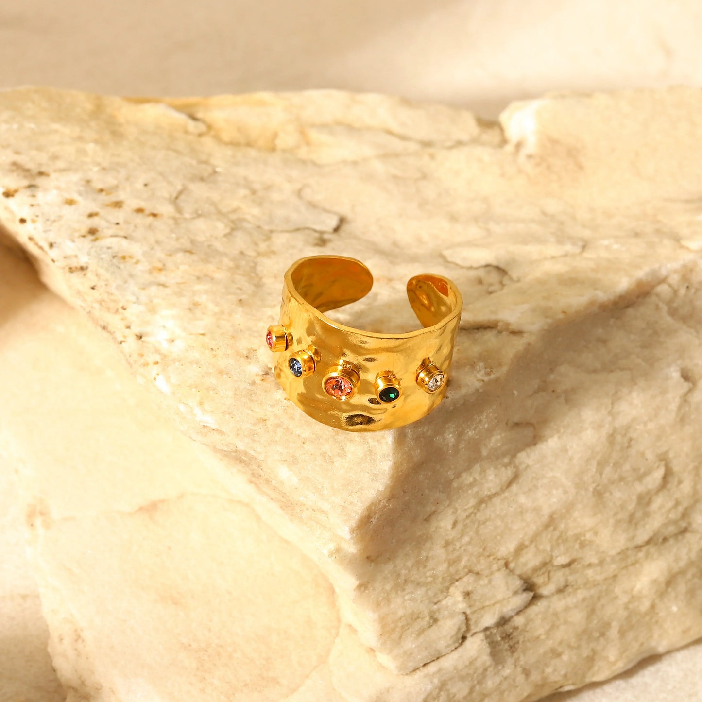 Queen Hammered Texture Ring (18K Gold Plated)
