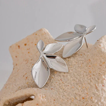 Naturaleza with Formato of Leaf Earring (Gold Plated)