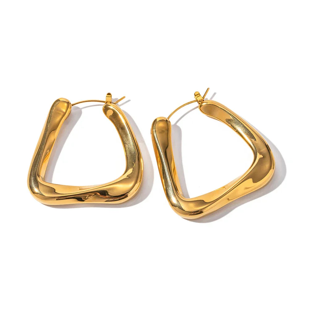 Aro Torcido Triangular Giorgia Earring (18K Gold Plated)