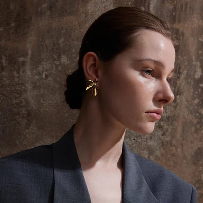 Naturaleza with Formato of Leaf Earring (Gold Plated)