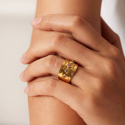 Queen Hammered Texture Ring (18K Gold Plated)