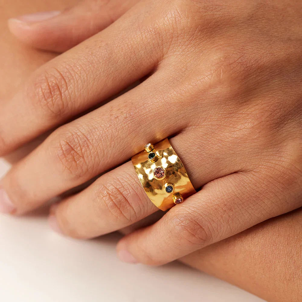 Queen Hammered Texture Ring (18K Gold Plated)