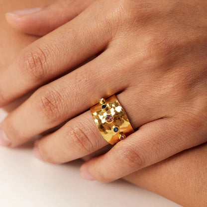 Queen Hammered Texture Ring (18K Gold Plated)