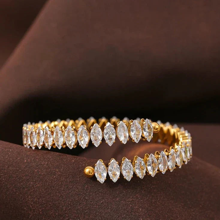 Brazalete Vicenza Coroa of Zircônia Marquise (18K Gold Plated)