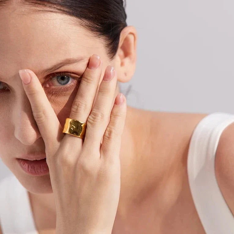 Sicilia Hammered Texture Adjustable Ring (18K Gold Plated)