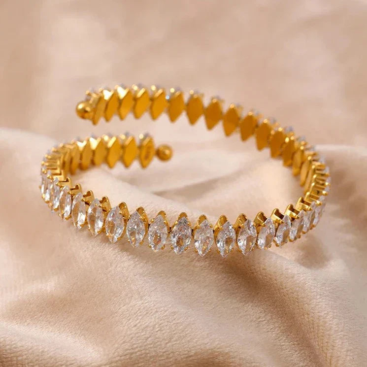 Brazalete Vicenza Coroa of Zircônia Marquise (18K Gold Plated)
