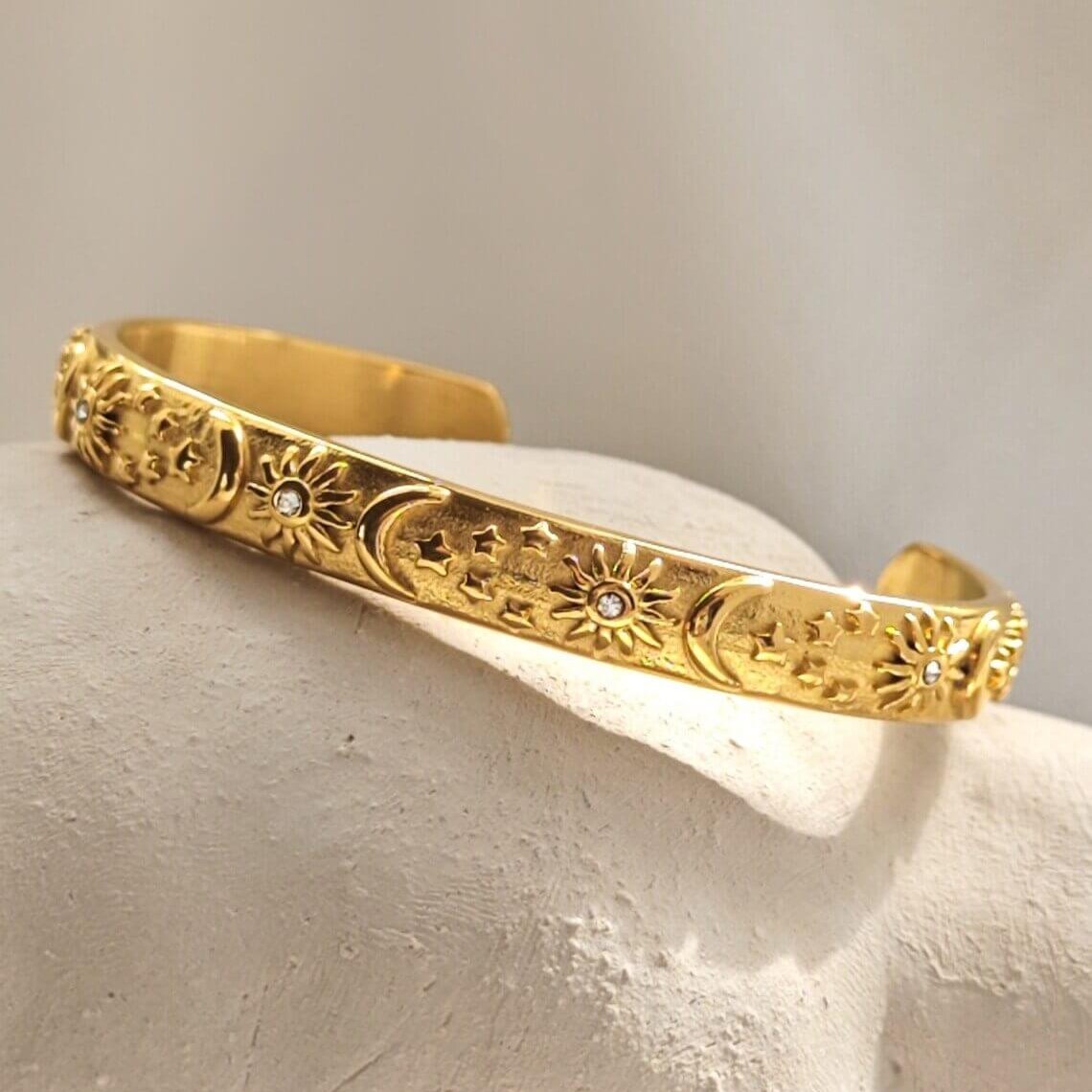 Brazalete Celeste Sun and Moon with Zirconia Crystals (18K Gold Plated)