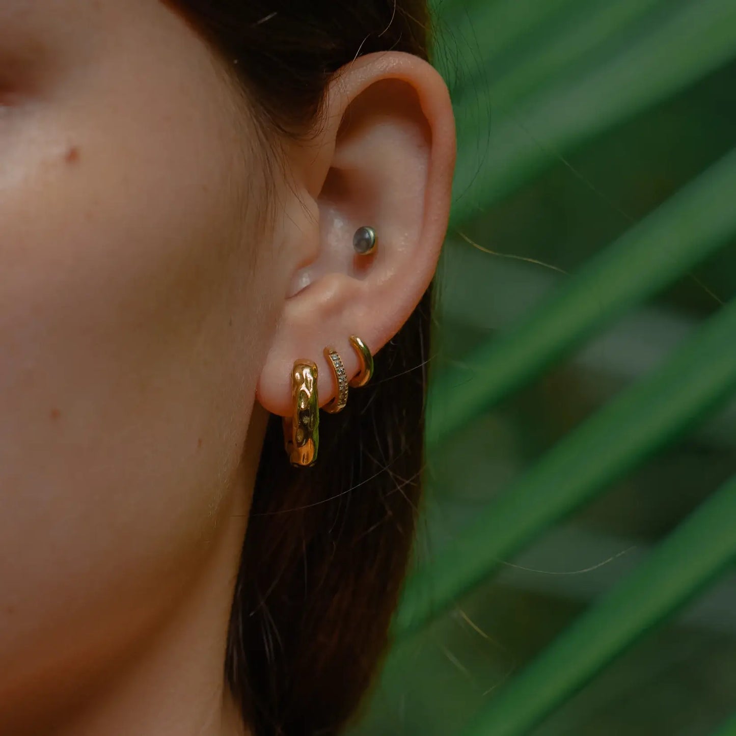 Aro Orgánico Texturizado Earring (Gold Plated)