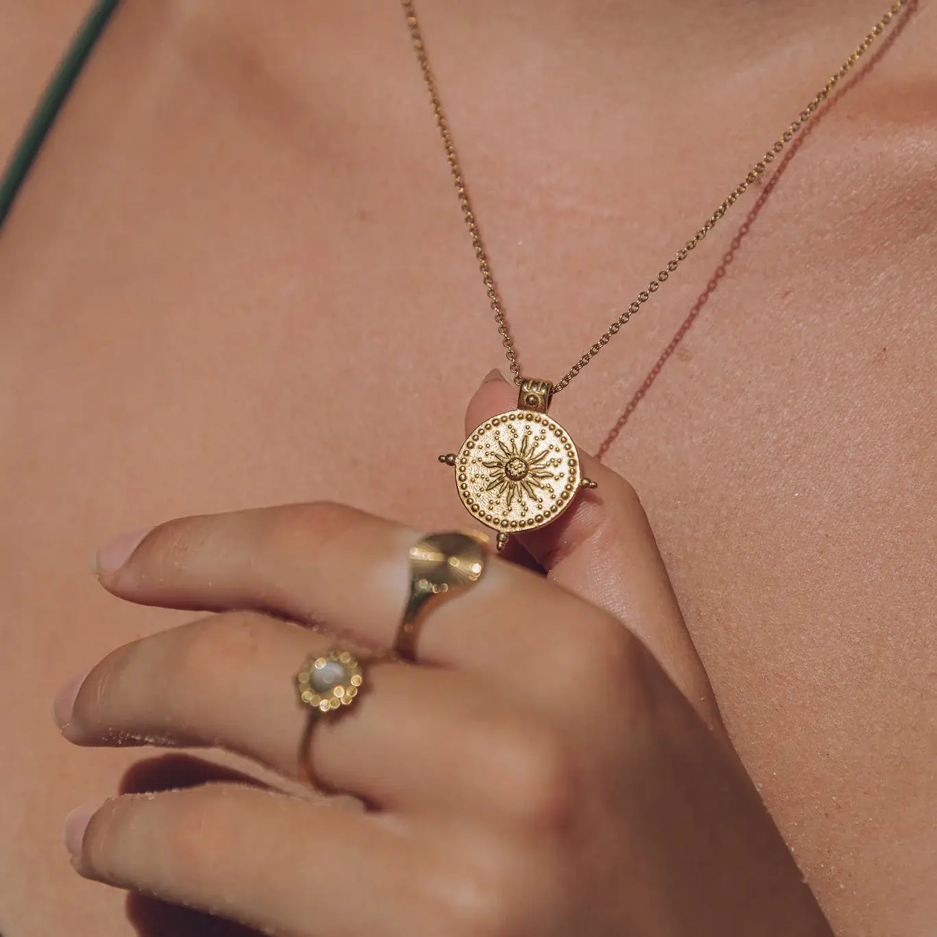 Sun Divino Necklace (18K Gold Plated)
