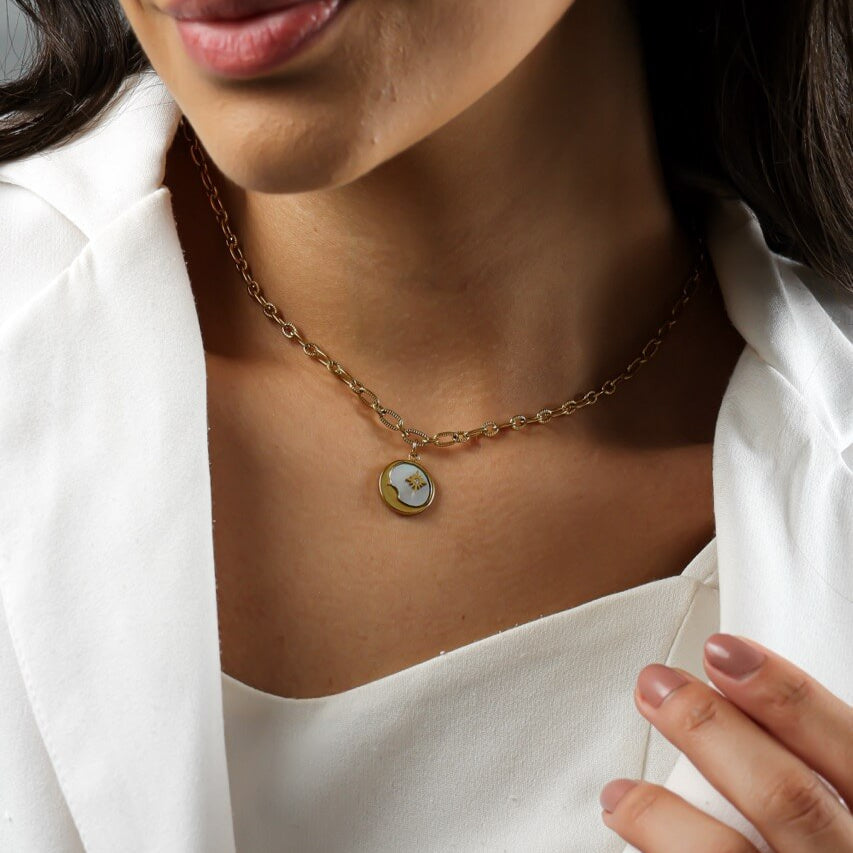 Marsella Sun and Moon Necklace (Baño in Gold 18K)