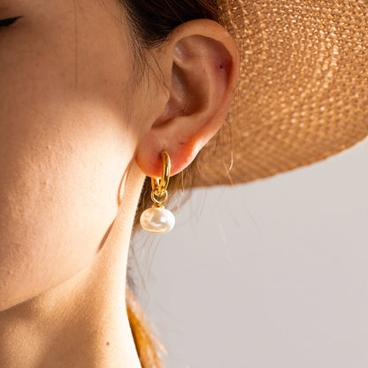 Emma Pearl Minimalist Earring (Chapados in Gold 18K)